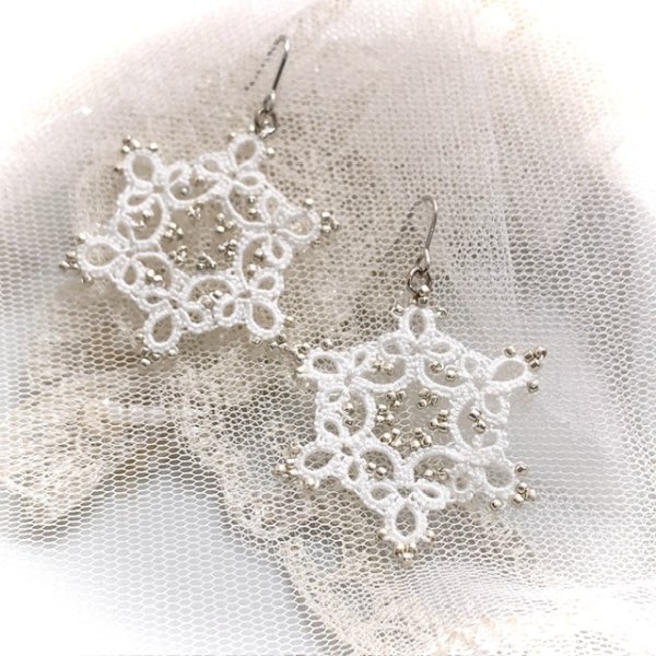 画像1: 【11/10発送予定】【送料無料】3目だけでできるスノーフレークピアス (1)