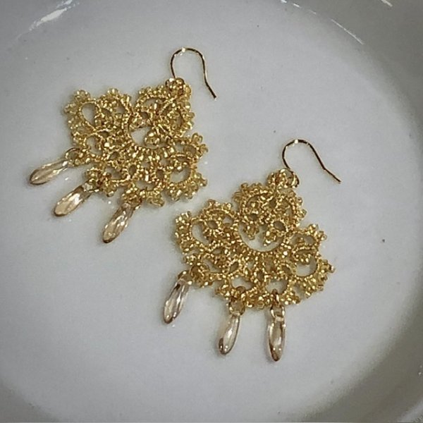 画像1: 【送料無料】古書再現アレンジ　タガービーズのピアス(ゴールド) (1)