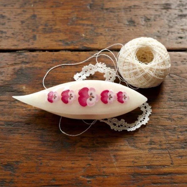 画像1: 【3月末までに発送予定】Favorites of shuttle 【ビオラ】ホワイトシャトル (1)