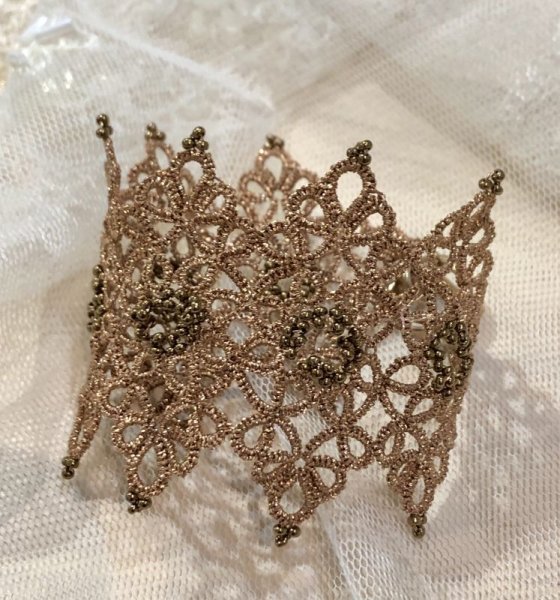 画像3: 【送料無料】古書再現アレンジ【エジングから作るラメ糸ブレスレット】 (3)